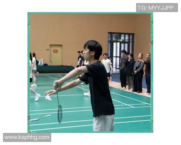 深圳羽毛球队的力量揭秘与训练背后的故事与荣耀 深圳羽毛球队的力量揭秘与训练背后的故事与荣耀