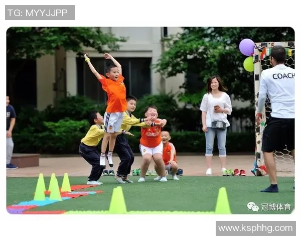 足球明星们的亲子时光:带娃趣事与温馨瞬间大揭秘 足球明星们的亲子时光:带娃趣事与温馨瞬间大揭秘