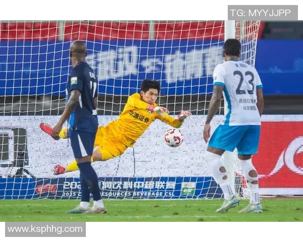 足球战术：武汉足球队的中路突破体系